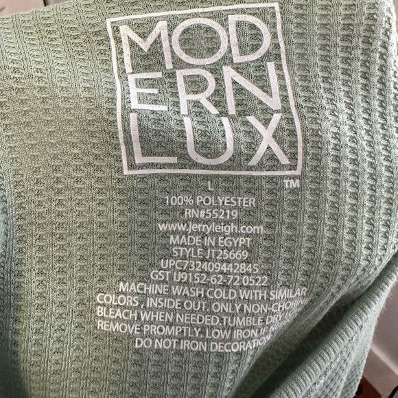 NWT BUNDLE of 3 Light Crew Sweatshirts from MODERNLUX 🌷Size M (1) and L (2) 🌷 - Picture 13 of 14